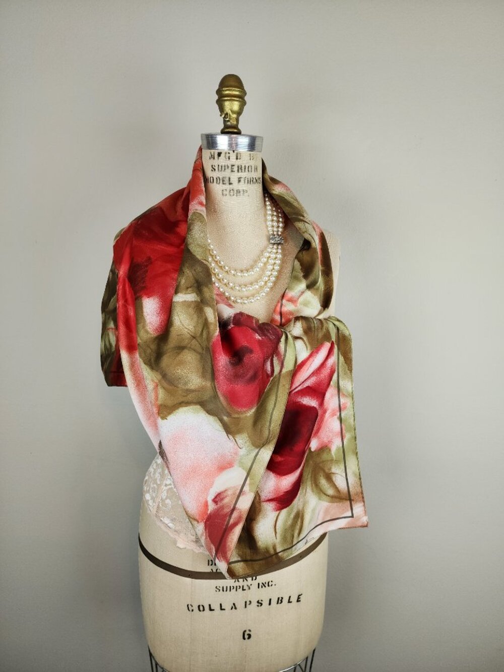 Beautiful Vintage Large Painterly Watercolor Red Rose Silky Satin Scarf 34" Sq